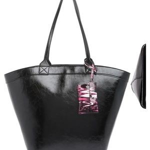 Malibu Tote Bag
CIRCUS BY SAM EDELMAN
